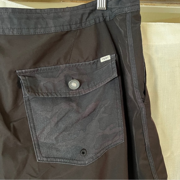 Vuori Cruise Boardshort - Size 36 - Picture 4 of 10